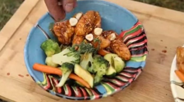 VIDEO: Rețeta săptămânii – Fabi’s Kitchen: Pui cu legume și sos teriyaki