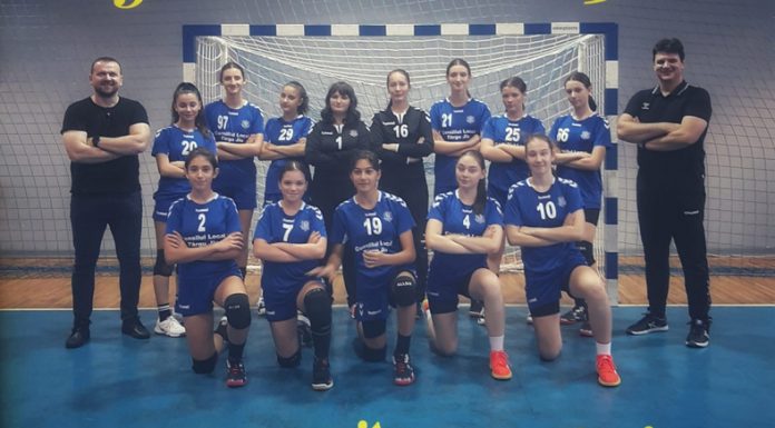 Junioarele de la CSM au defilat şi cu Novaci