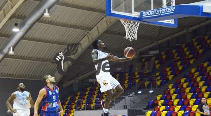 Prestație solidă şi succes pe măsură pentru baschetbaliști
