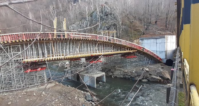 FOTO: Cum arată noul pod de la Lainici aflat în construcție!