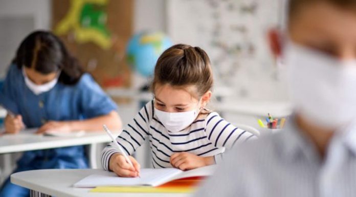 Toate școlile din Gorj au început activitatea cu prezență fizică