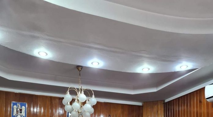 Târgu Jiu: Sportivi de la Palatul Copiilor, premiați de municipalitate