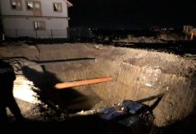 Preajba: Autoturism căzut într-un șanț adânc de câțiva metri