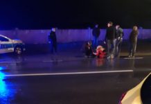 Foto: Femeie acroșată în stația de autobuz din Bârsești! A primit ajutor, direct în stradă