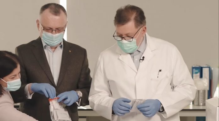 Cum se asamblează și utilizează testele pe bază de salivă. Clipuri demonstrative pentru profesori și părinți