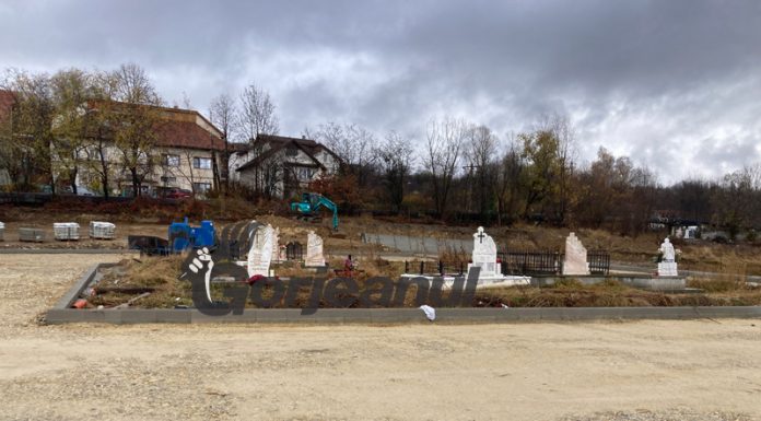 Parcare printre morminte, la Petroșani!