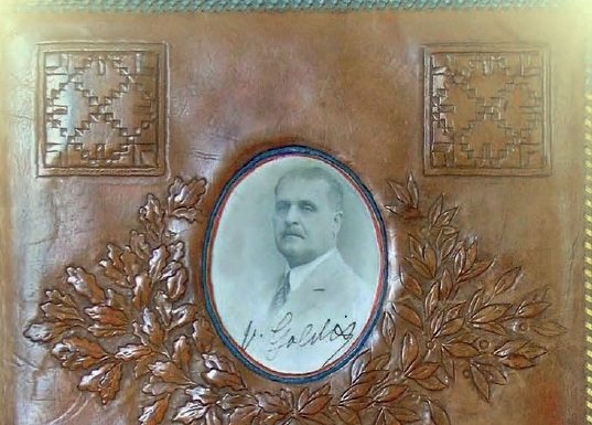 Ziua Naţională a României, sărbătorită la 1 Decembrie – ,,Adunarea naţională a tuturor Românilor din Transilvania, Banat şi Ţara Ungurească, adunaţi prin reprezentanţii lor îndreptăţiţi la Alba Iulia în ziua de 1 Decembrie 1918, decretează unirea acelor Români şi a tuturor teritoriilor locuite de dânşii cu România”! (Vasile Goldiş)