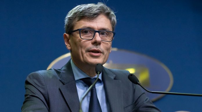 Popescu vrea reactoare nucleare în locul termocentralelor pe cărbune