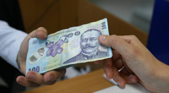 Salariile gorjenilor, sub media pe țară