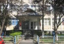 Primăria Motru acordă bursele pentru elevii Școlii Gimnaziale Nr.1