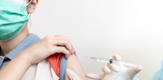 Anchetă Salvați Copiii și CNE: Doar 36% dintre elevi spun că au fost informați în ceea ce privește vaccinarea