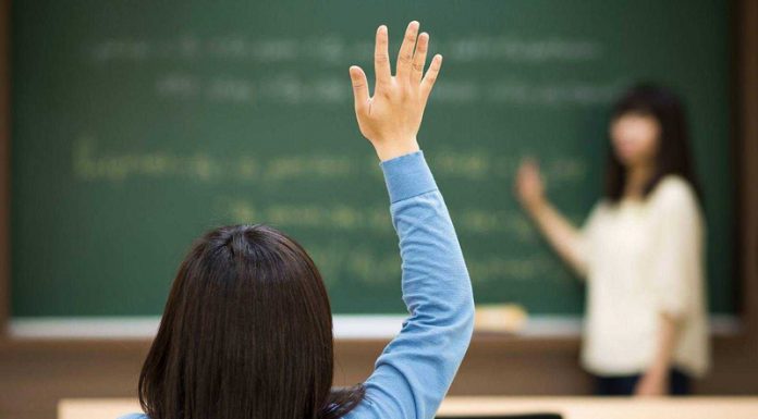 Cardurile cu prima didactică ajung la profesori