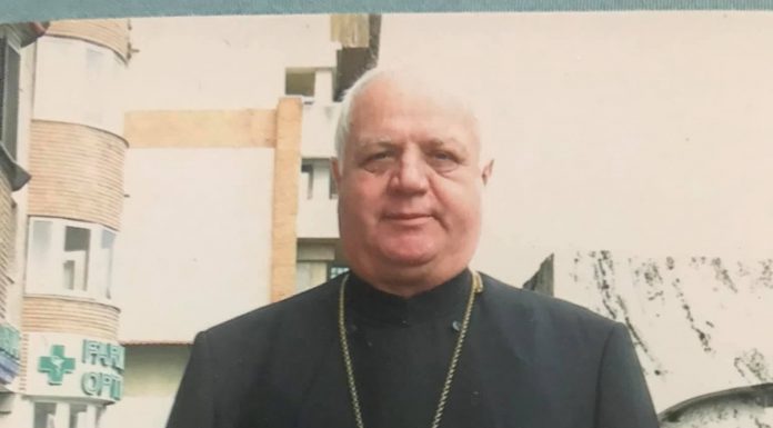 Trupul neînsuflețit al preotului Stoichin, depus la biserica Spitalului 700