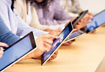 Toți elevii dintr-o comună din Gorj primesc tablete. Laptopuri pentru profesori