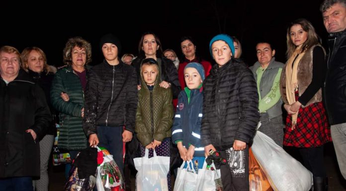 Femeile din PSD Gorj, cu daruri, la copiii din Samarinești, Glogova și Cătunele