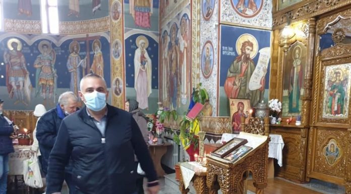 Motru: Pachete cu alimente oferite persoanelor nevoiașe de praznicul Sfântului Ierarh Nicolae