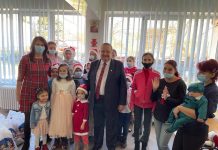 Cadouri de Crăciun pentru copiii din Centrul Maternal Târgu-Jiu de la președintele Morega