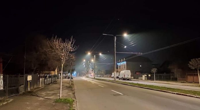 Târgu Jiu: Iluminat modern pe încă un tronson din Bulevardul Ecaterina Teodoroiu