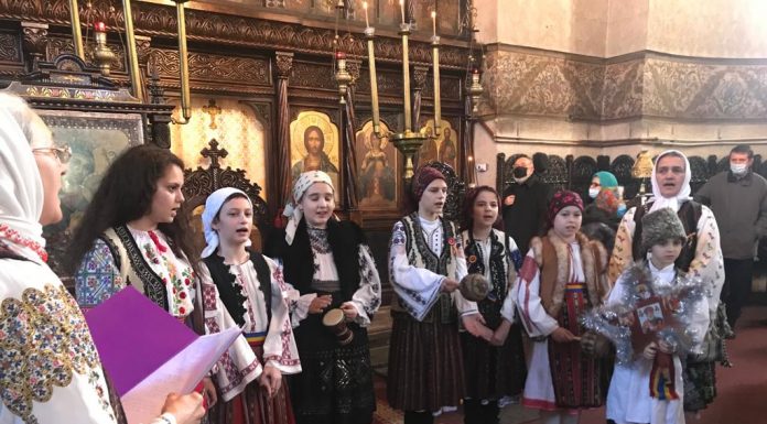 Activitate catehetică cu tema ,,Despre Mântuitorul Hristos“, la biserica ,,Sf. Apostoli Petru şi Pavel“ din municipiul Târgu-Jiu