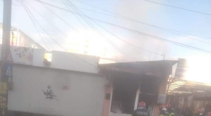 De Crăciun: Incendiu în zona Lido la un bar!