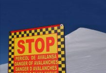 Risc de avalanşă în zonele montane. Salvamont, sfaturi pentru turiști: „Să îşi aleagă bine traseele”