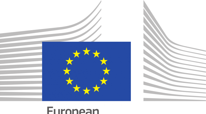 Comisia Europeană: Nu se va interzice încălzirea cu lemne