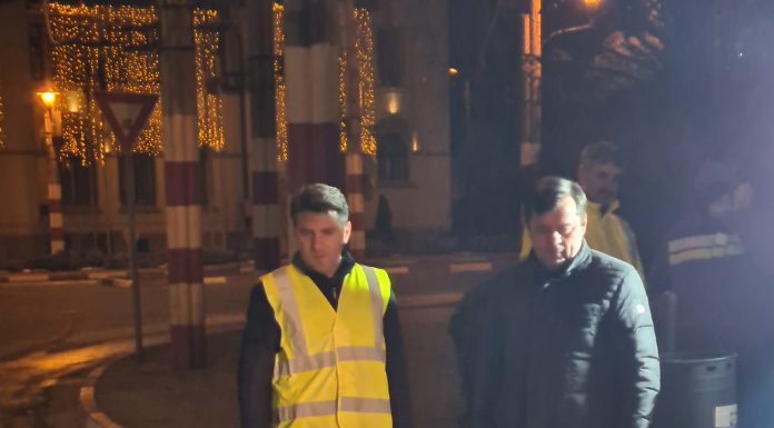 FOTO| Târgu Jiu: Altă conductă de apă, spartă! Situația a fost remediată rapid