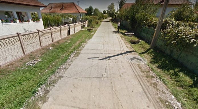 Amendat pentru că nu purta masca pe ulița satului. Era singur pe drum!