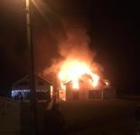 Plopșoru: Casă în flăcări! Pompierii încearcă să stingă incendiul