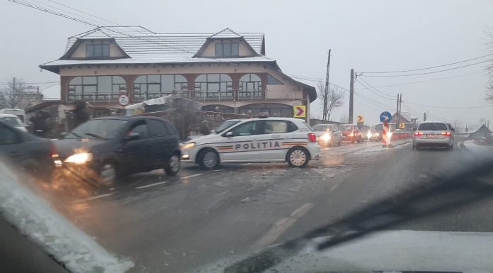 FOTO: O victimă și drum blocat la Piștești, Scoarța!