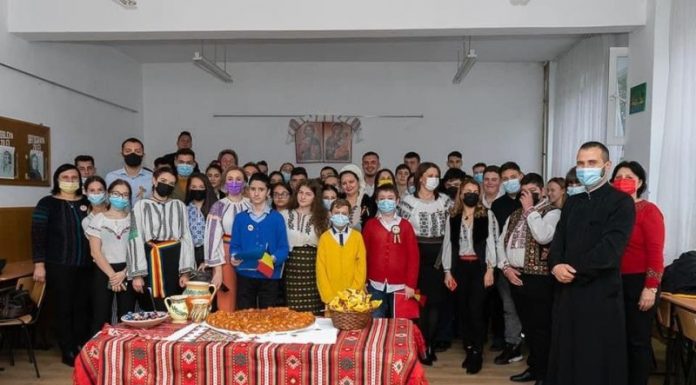 Ziua Naţională a României, marcată în învățământul teologic din Arhiepiscopia Craiovei