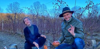 VIDEO: Rețeta săptămânii – Fabi’s Kitchen: Griș cu lapte prăjit, sos de mure și faguri de miere, pregătite la domeniul Abund Berry – Țicleni