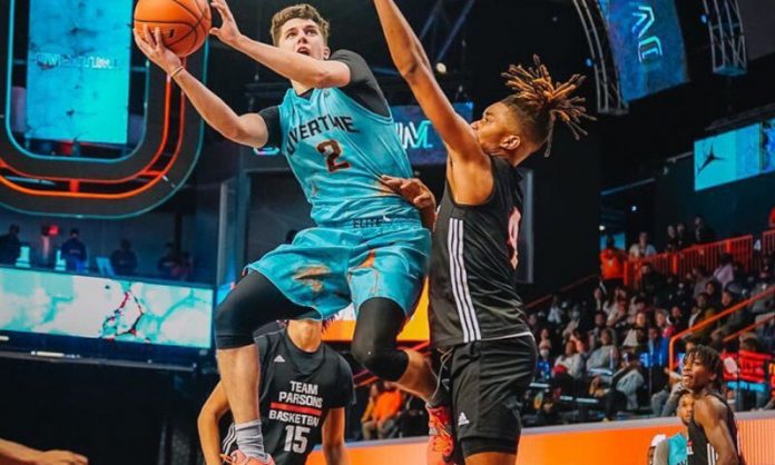 Un tânăr baschetbalist gorjean câştigă 200 de mii de dolari pe an