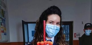 S-au trezit cu poliția la școală, de ziua lor