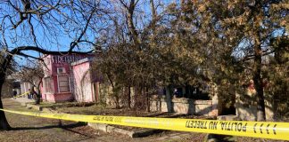 Polițistă sinucigașă! S-a împușcat cu pistolul din dotare!