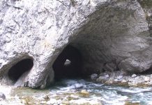 Drumuri gorjene – „Râul fără stele”