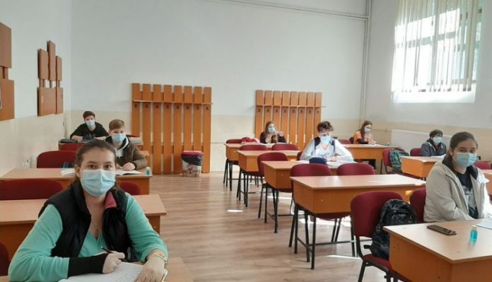 Școală cu prezență fizică! Gradul de ocupare a paturilor Covid, în Gorj