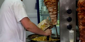 Fast-food amendat cu 10.000 de lei