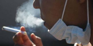 Au contestat amenzile pentru nepurtarea măștii. Motivul: „Mi s-au aburit ochelarii” sau „Veneam de la un priveghi”