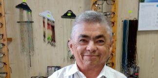 Educaţia…şi Lecţia de Viaţă! – Interviu cu domnul Ionică Boştină, specialist în optică şi patronul magazinului-atelier «Optica IONICĂ» din Târgu-Jiu – ,,Oamenii trebuie să poarte lentile de protecţie, mai ales copiii, pentru că jocul de lumini şi de culori distruge vederea”!