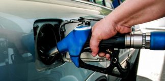 Carburanții s-au scumpit de opt ori în 14 zile