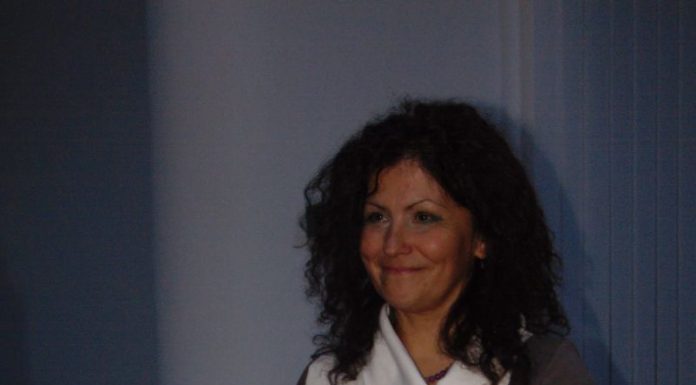 Cronica literară – Victoria Stolojanu-Munteanu: „7+1 din Clubul mincinoșilor”