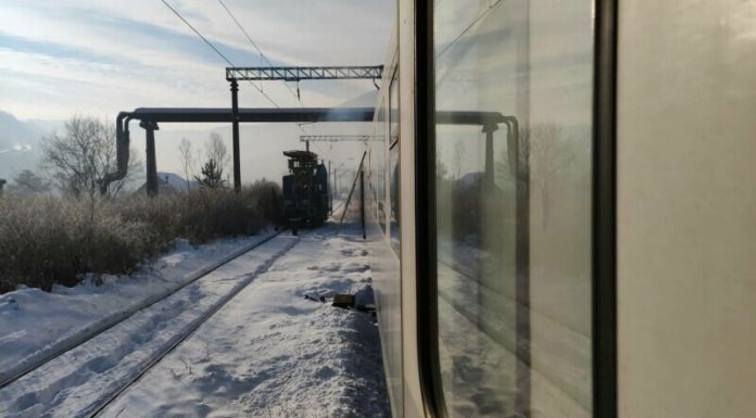 Tren blocat din cauza gerului la intrarea în Defileul Jiului