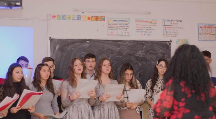 Sărbătorirea Zilei Culturii Naţionale şi a Poetului Mihai Eminescu la Liceul Teologic din Târgu-Jiu