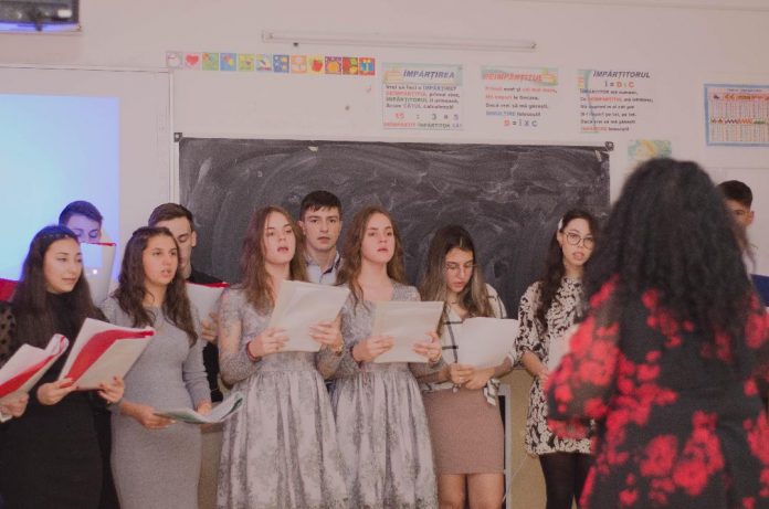 Sărbătorirea Zilei Culturii Naţionale şi a Poetului Mihai Eminescu la Liceul Teologic din Târgu-Jiu