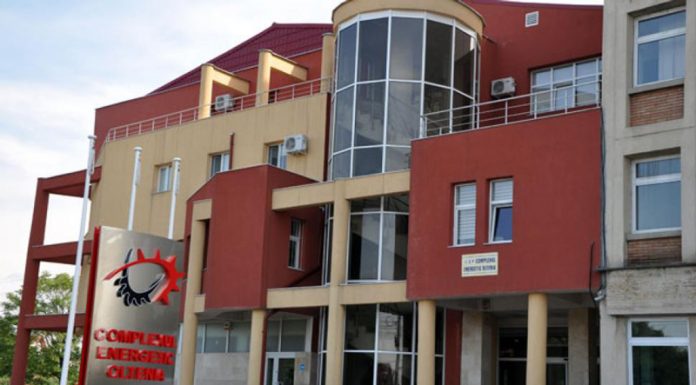 Șefii CEO țin cu dinții să nu-i pensioneze pe angajații de 52 ani, deși aceștia mor pe capete! Adeverințe completate în bătaie de joc