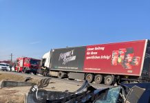 VIDEO: Grav accident la Moi! Impact frontal cu un TIR!