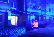 Târgu Jiu: S-a spânzurat în balcon, poliția și două ambulanțe la fața locului
