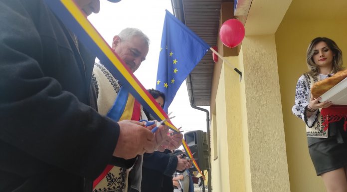 Foto: Primarul Stamatoiu a inaugurat o investiție de 600.000 de lei la Bobu!
