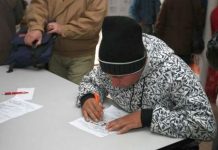 Cei care refuză să se întoarcă la școală pot pierde ajutorul social